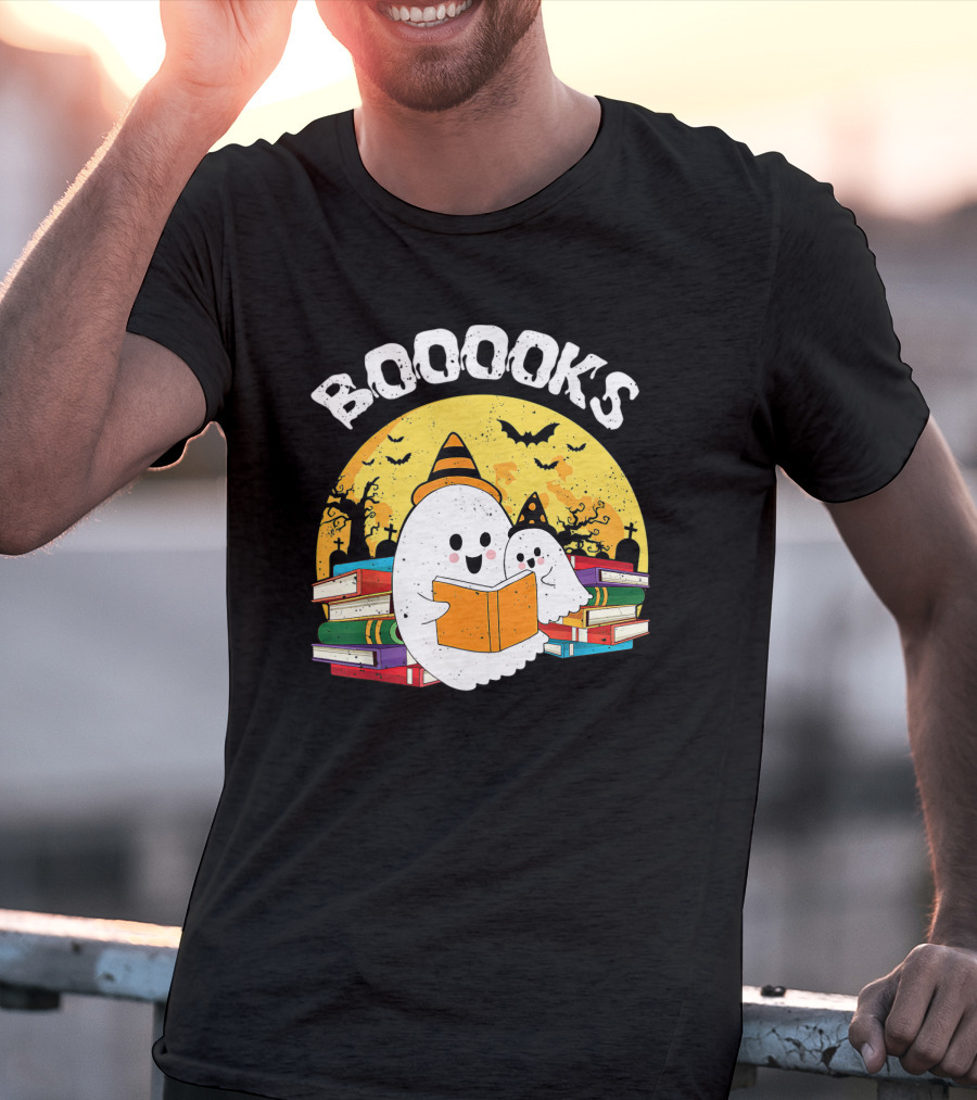 BOOOOKS Ghost With Witch Hat Reading Stacked Books Halloween Moon Bats T-Shirt