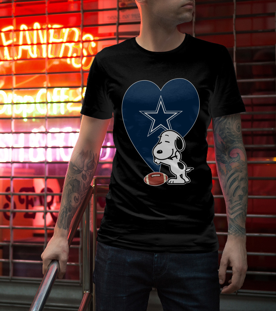 Dallas Cowboys Snoopy Heart Hug Football T-Shirt