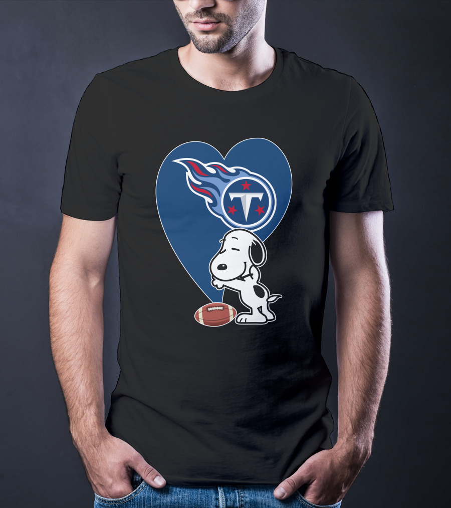 Tennessee Titans Snoopy Heart Football Hug T-Shirt