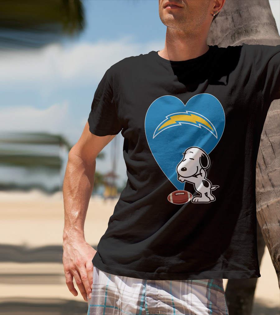 Los Angeles Chargers Snoopy Football Heart Hug T-Shirt
