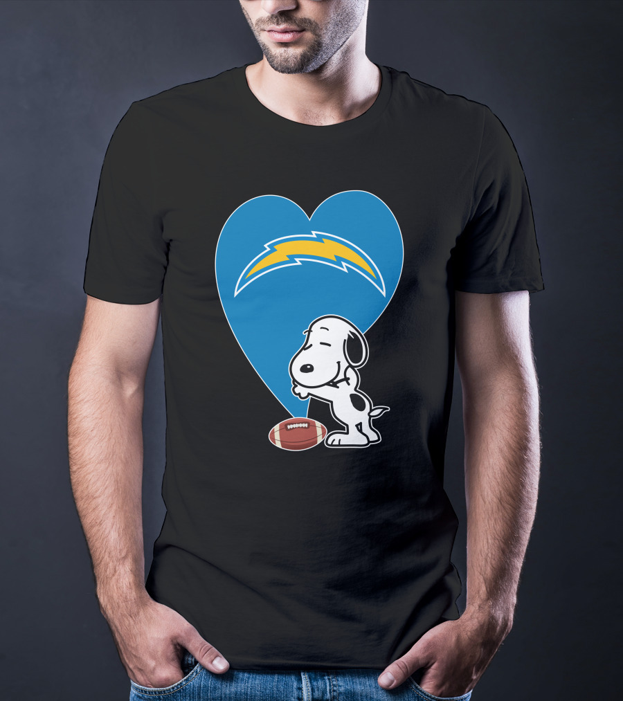 Los Angeles Chargers Snoopy Football Heart Hug T-Shirt
