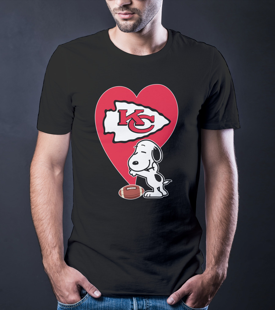 Kansas City Chiefs Heart Snoopy Football Hug T-Shirt