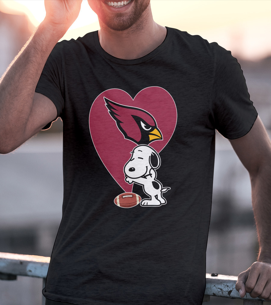 Arizona Cardinals Snoopy Hug Football Heart T-Shirt