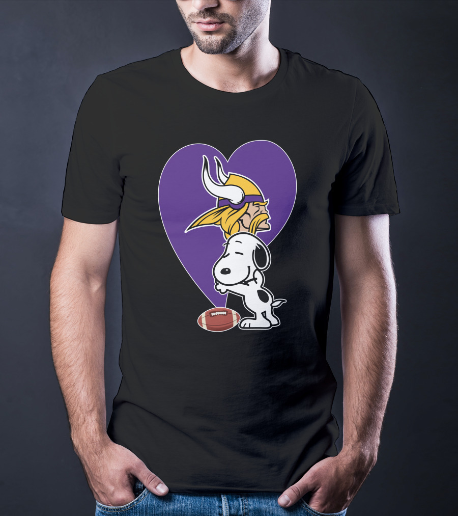 Minnesota Vikings Snoopy Football Heart Hug T-Shirt