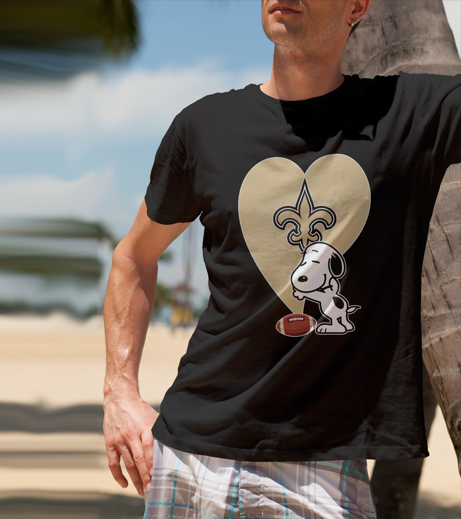 New Orleans Saints Snoopy Hug Heart Fleur-de-Lis Football T-Shirt