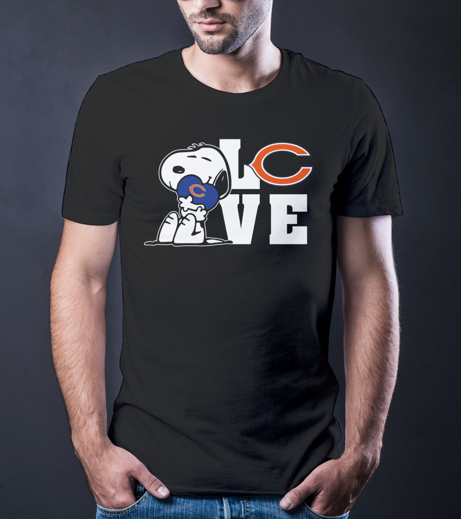 Snoopy Love Chicago Bears LVE C Heart Football T-Shirt