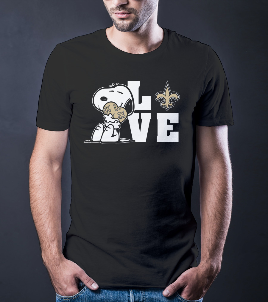 Snoopy Love New Orleans Saints Fleur-de-Lis Hug T-Shirt