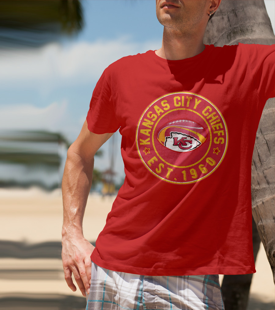 Kansas City Chiefs Est. 1960 Red Distressed Logo Vintage Football Badge T-Shirt