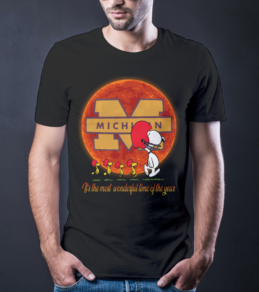 It's The Most Wonderful Time Of The Year Michigan Football Snoopy Woodstock T-Shirt