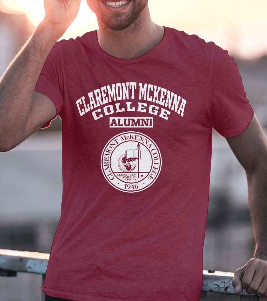 Claremont Mckenna College Alumni Crescit Cum Commercio Civitas 1946 T-Shirt