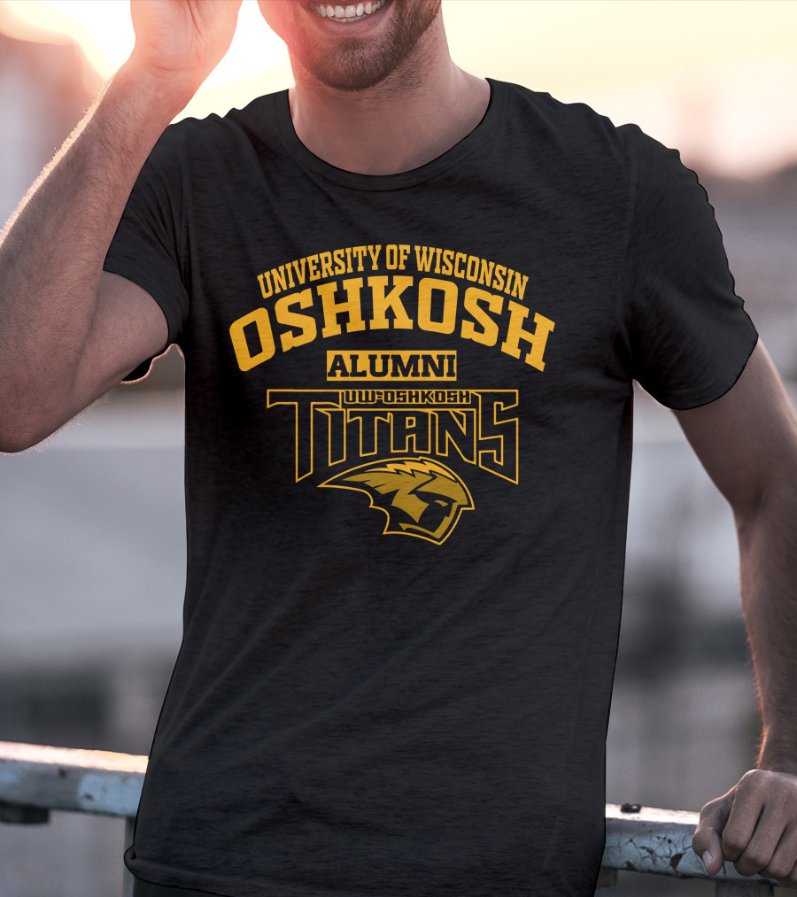 University Of Wisconsin Oshkosh Alumni UW Oshkosh Titans T-Shirt