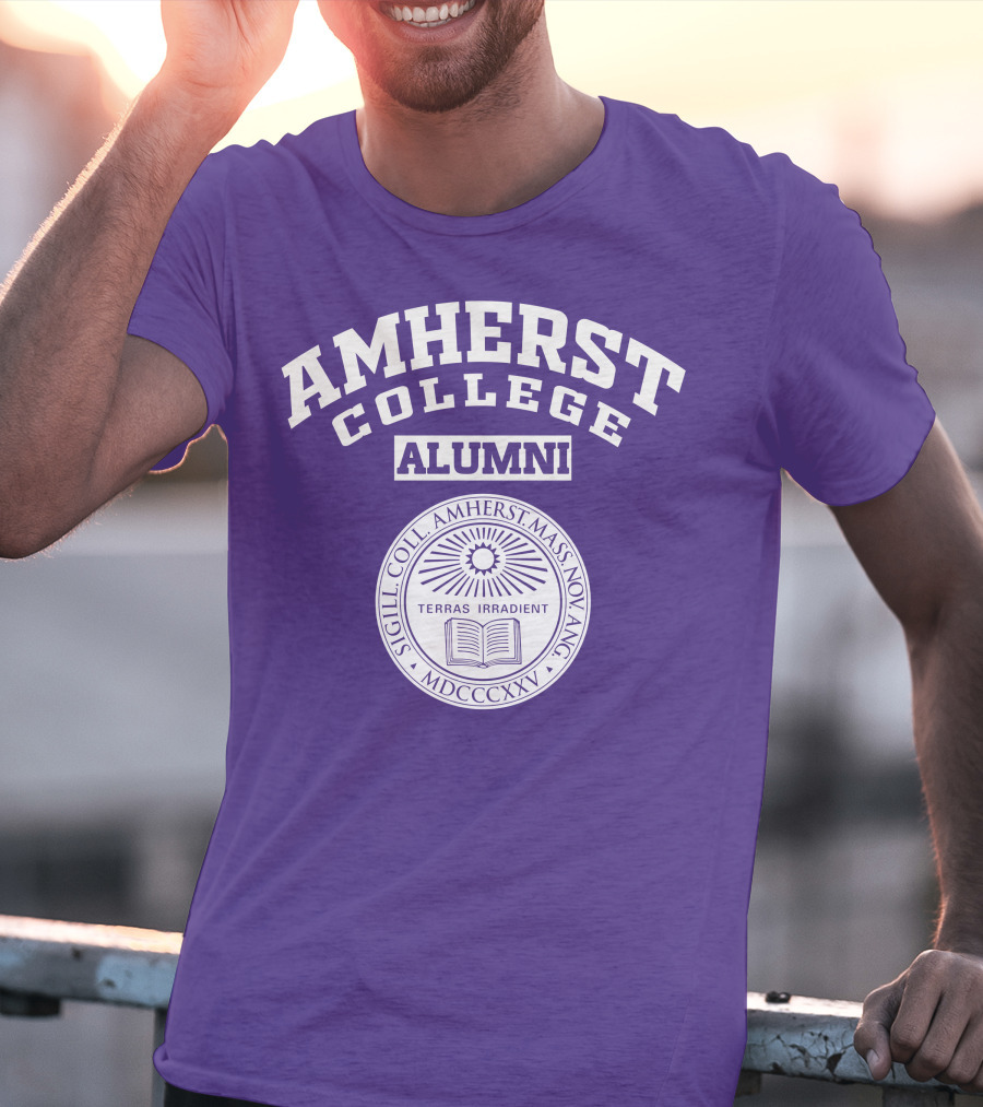Amherst College Alumni Seal Terras Irradient Sigill Coll MDCCCXXV T-Shirt
