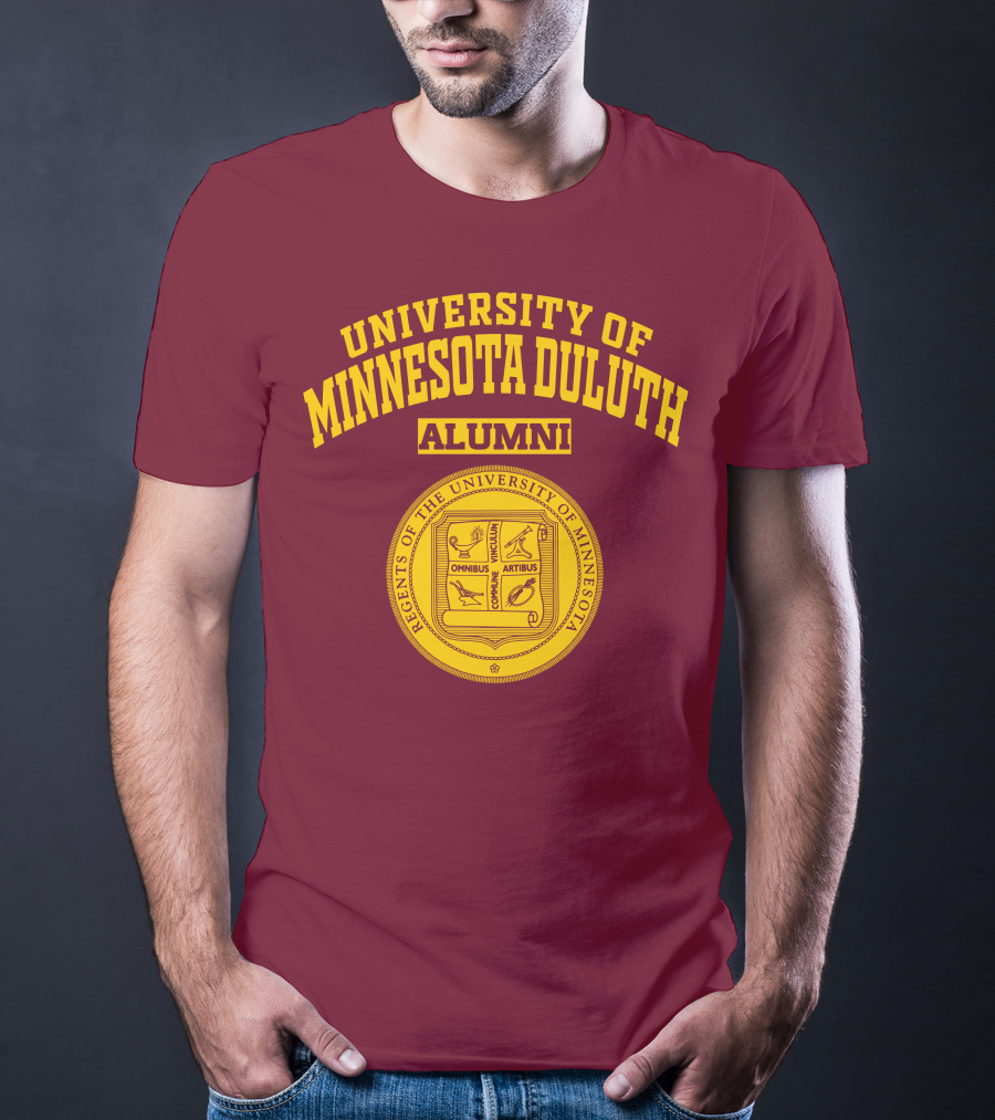 University Of Minnesota Duluth Alumni Regents Omnibus Artibus T-Shirt