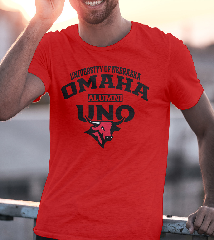 University Of Nebraska Omaha UNO Alumni Bull T-Shirt
