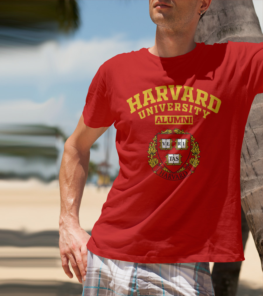Harvard University Alumni Veritas Crest T-Shirt