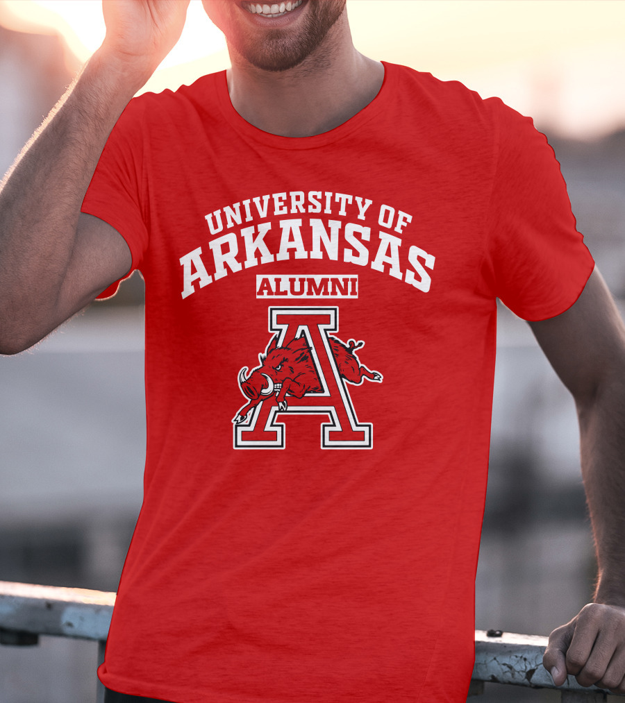 UNIVERSITY OF ARKANSAS ALUMNI Razorback T-Shirt