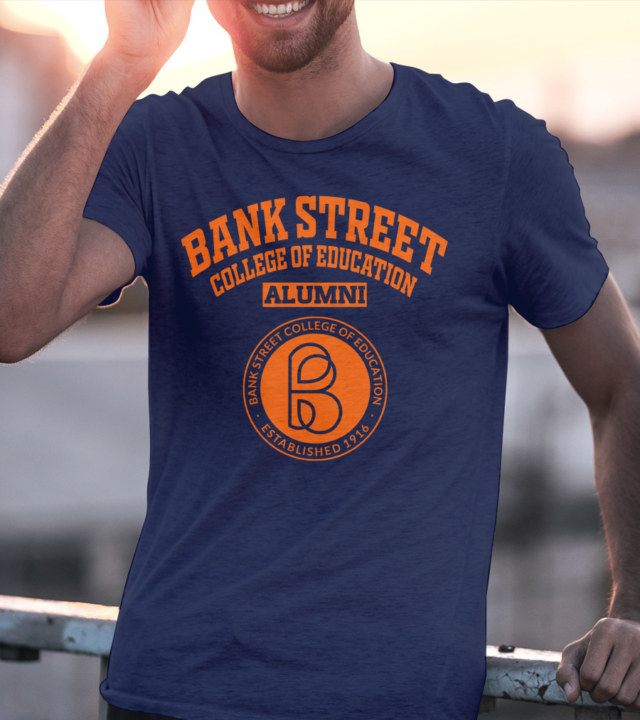 Bank Street College Of Education Alumni Established 1916 T-Shirt