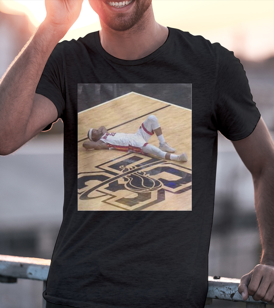 Court Culture Himmy Moments Heat Basketball Player Relaxing Iconic Court Pose T-Shirt
