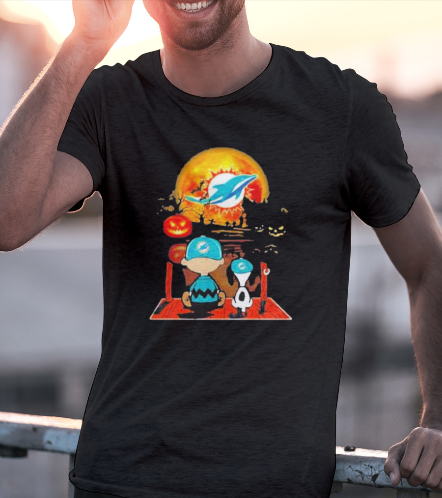 Snoopy Charlie Brown Miami Dolphins Halloween Pumpkin Moon T-Shirt