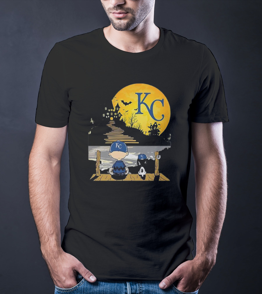Snoopy Charlie Brown Halloween Kansas City Royals Moon Scene T-Shirt