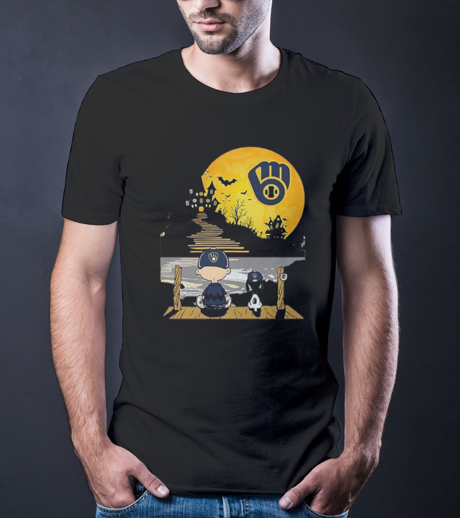 Snoopy Charlie Brown Under Moon Milwaukee Brewers Halloween Mansion Bats T-Shirt