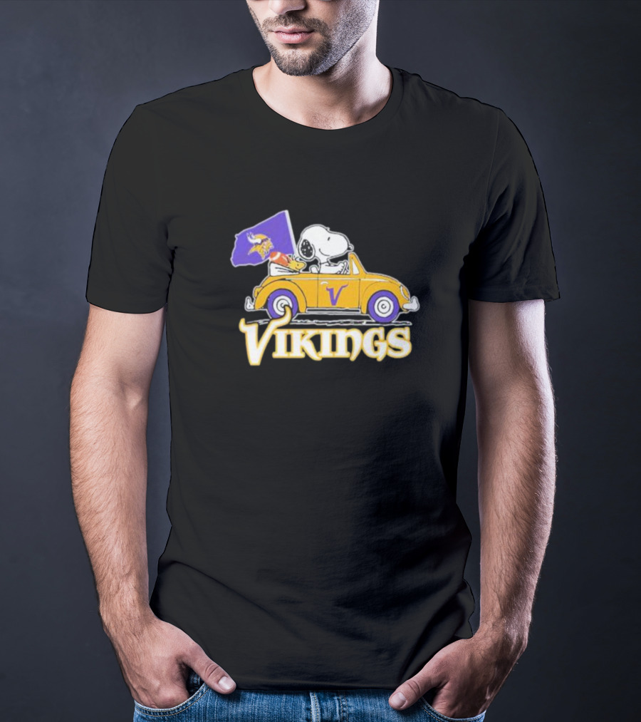 Snoopy Woodstock Driving Car With Vikings Flag Minnesota NFL T-Shirt