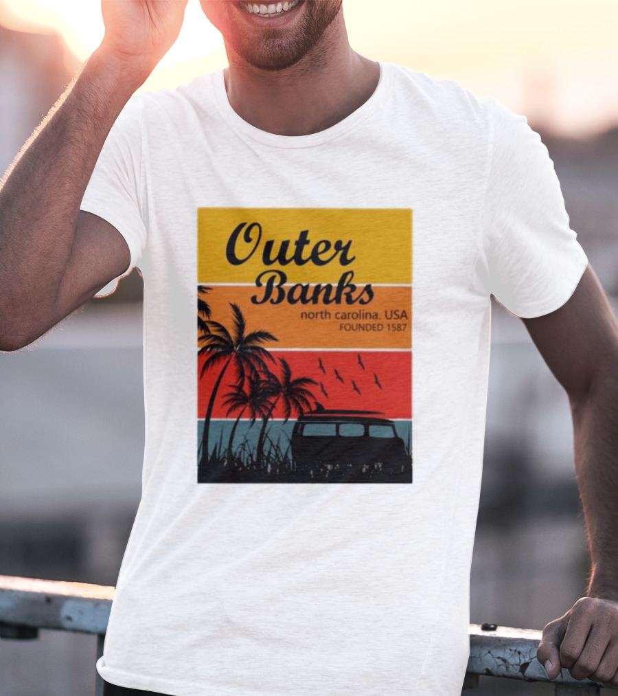 Outer Banks North Carolina USA Founded 1587 Vintage Car Beach Palm Trees T-Shirt