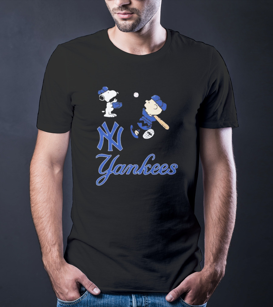 Snoopy And Charlie Brown Baseball With New York Yankees Yankees T-Shirt