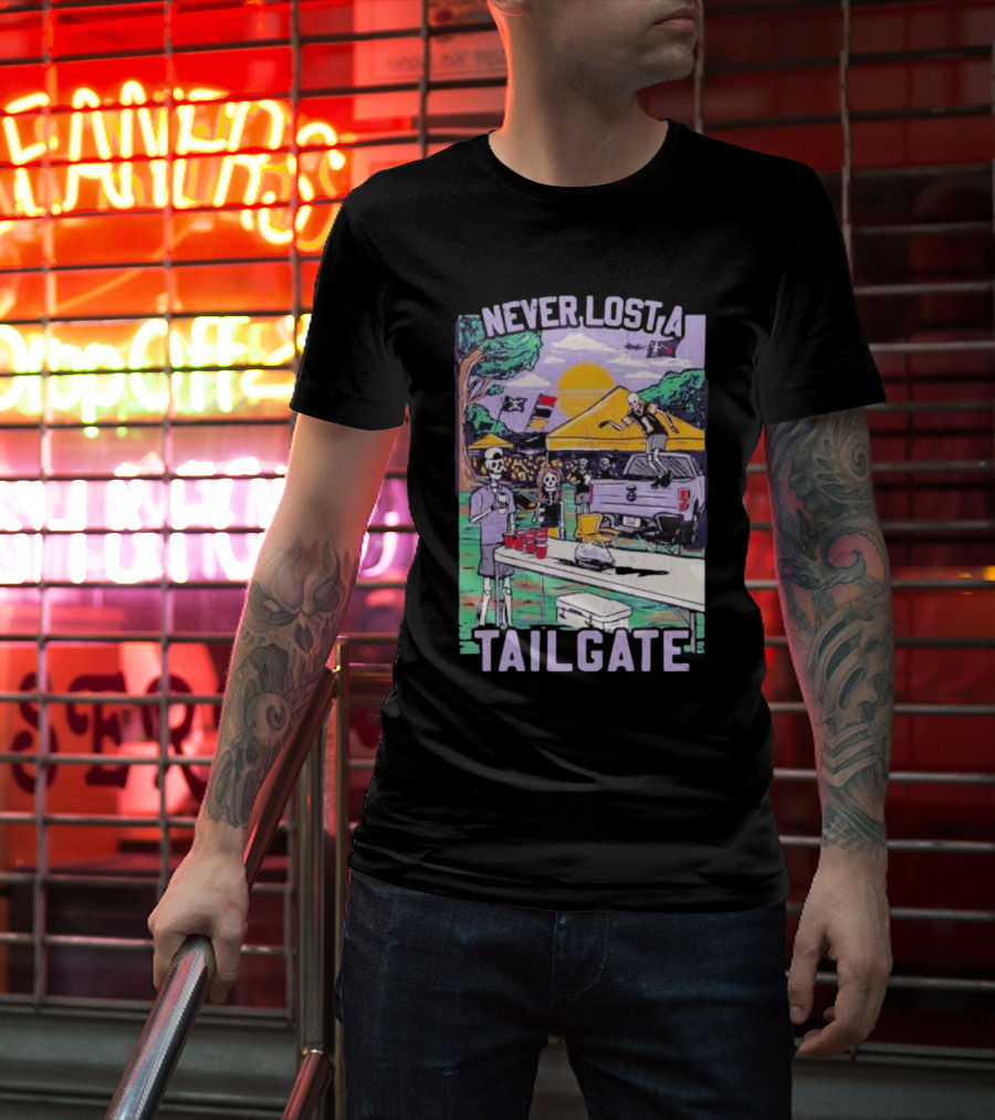 Never Lost A Tailgate Skeleton Party Scene T-Shirt