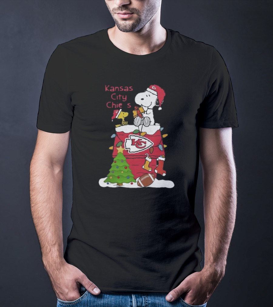 Kansas City Chiefs Christmas Snoopy And Woodstock Santa Scene T-Shirt