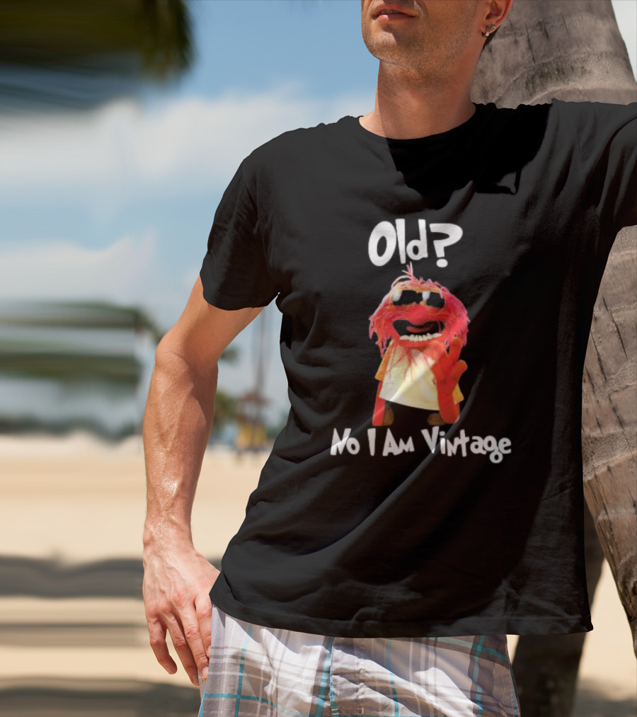 Old? No I Am Vintage Muppet Animal Wearing Glasses T-Shirt