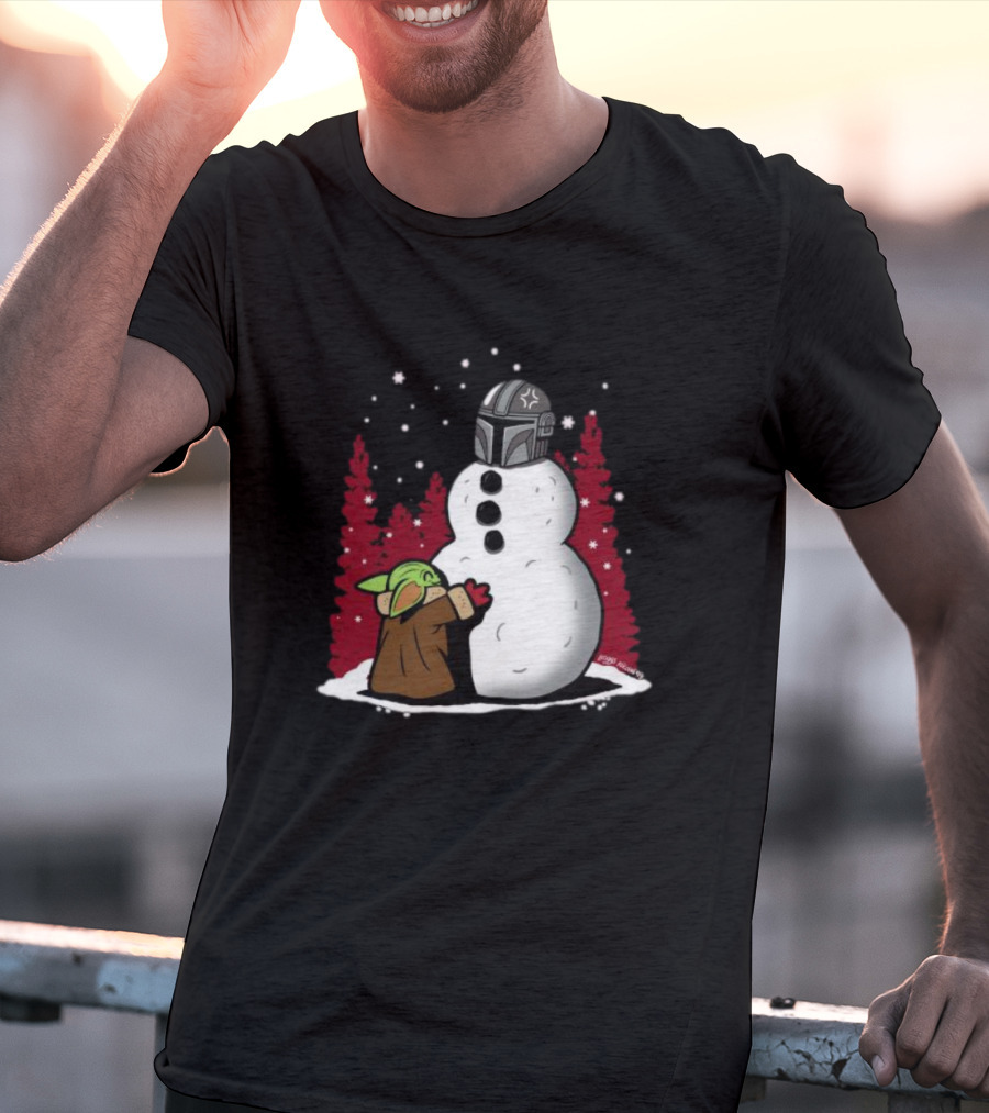 The Best Snowman In The Parsec Yoda Hugs Snowman Mandalorian Helmet Snow Star Wars T-Shirt