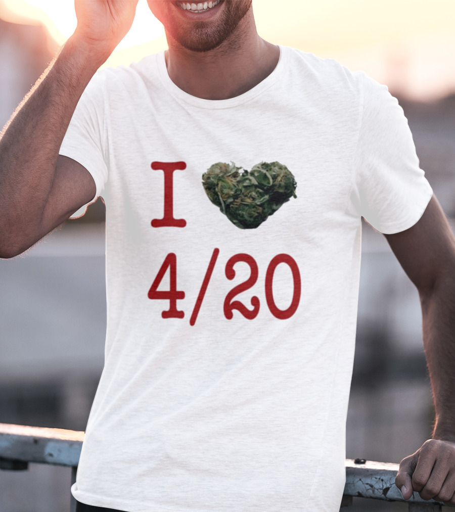 Rihanna Wearing I Heart 4/20 Day T-Shirt