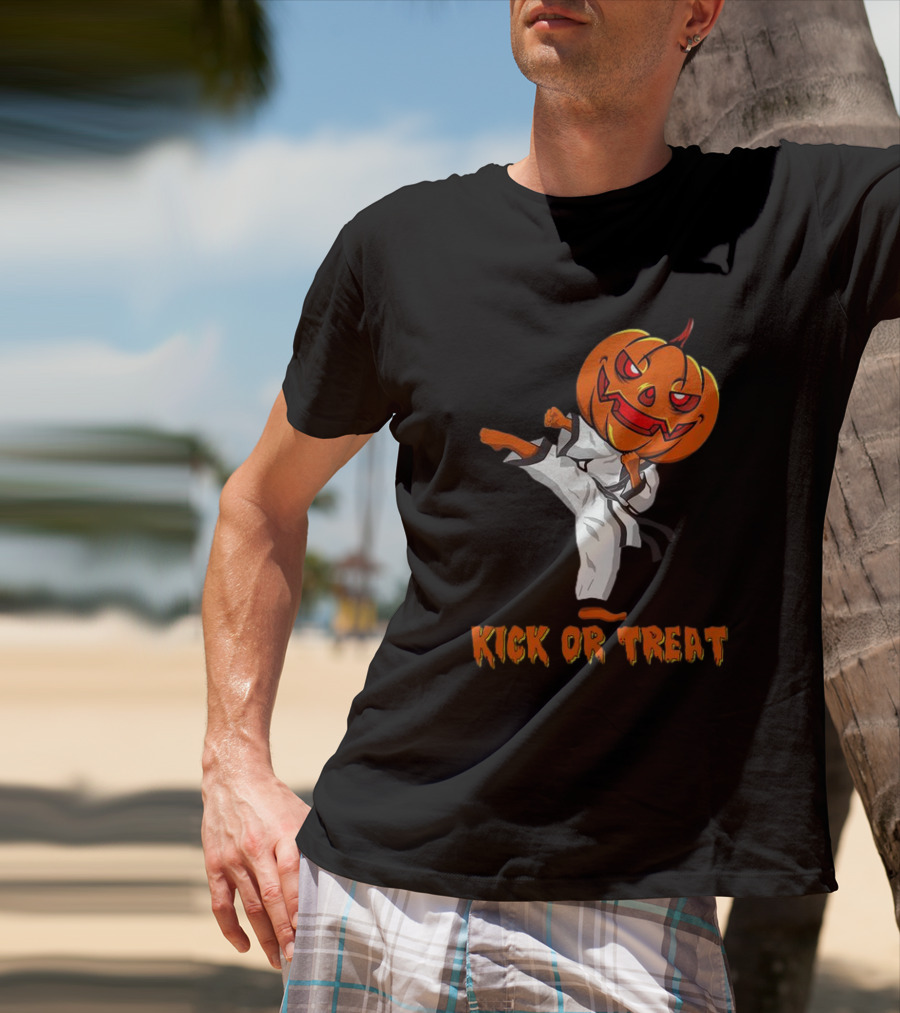 Kick Or Treat Taekwondo Pumpkin Halloween T-Shirt