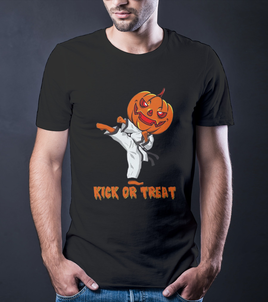 Kick Or Treat Taekwondo Pumpkin Halloween T-Shirt