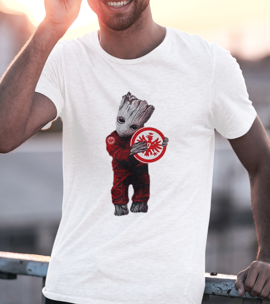 Baby Groot Hugging Eintracht Frankfurt Emblem T-Shirt