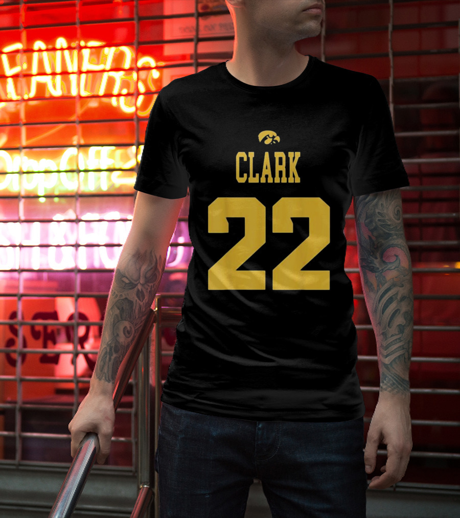Clark 22 Iowa Hawkeyes T-Shirt