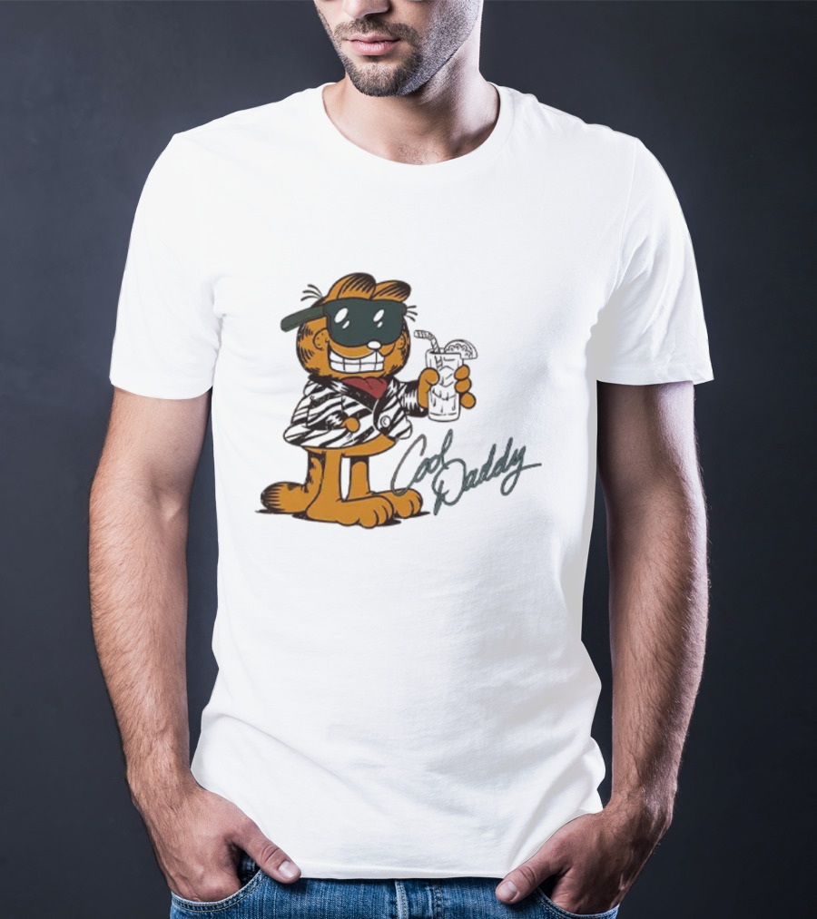 Garfield Cool Daddy Sunglasses Drink T-Shirt