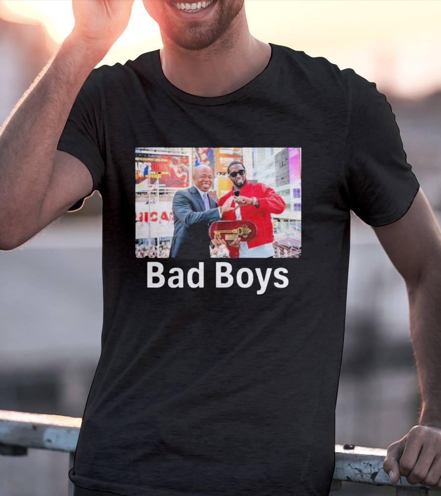 Bad Boys P Diddy And Eric Adams Key Exchange At Times Square Event T-Shirt