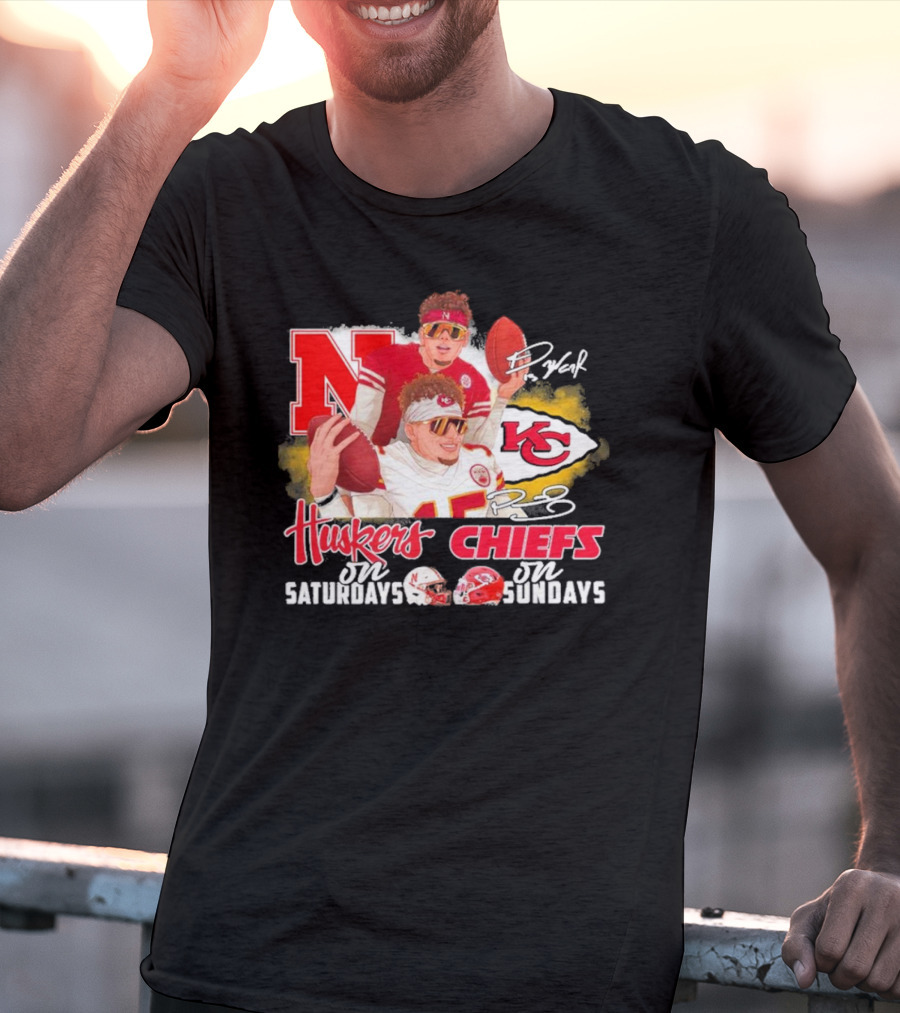 Friends Raiola Mahomes Huskers Saturdays Chiefs Sundays Signatures T-Shirt
