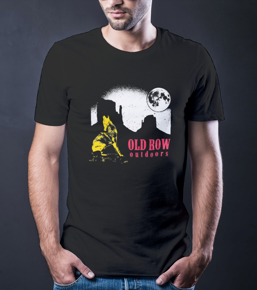 Old Row Outdoors Coyote Moon Silhouette Desert Scene T-Shirt