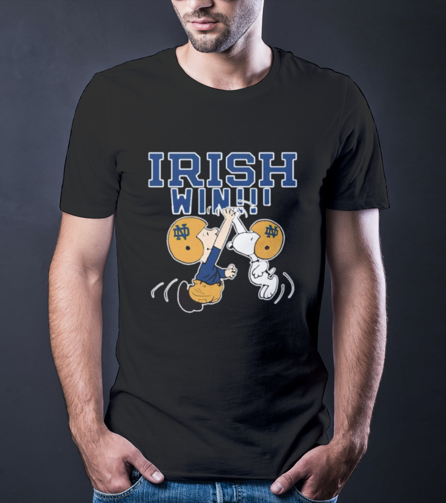 Charlie And Snoopy High Five Notre Dame Fighting Irish Win T-Shirt