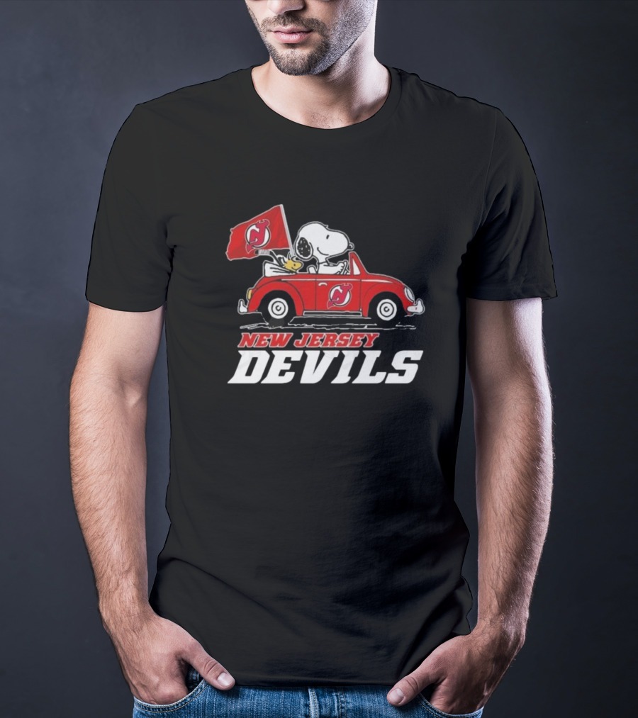 Snoopy And Woodstock Driving Car With New Jersey Devils Flag T-Shirt