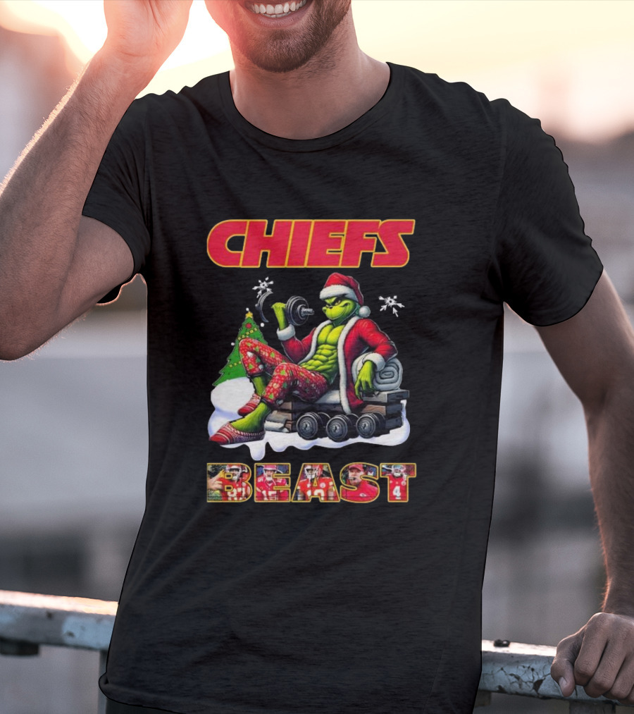 Chiefs Grinch Santa Beast Christmas Gymmer Kansas NFL 2025 T-Shirt