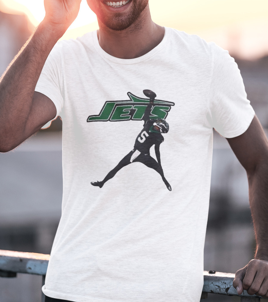 Garrett Wilson 5 New York Jets NFL Player Pose With Jets T-Shirt