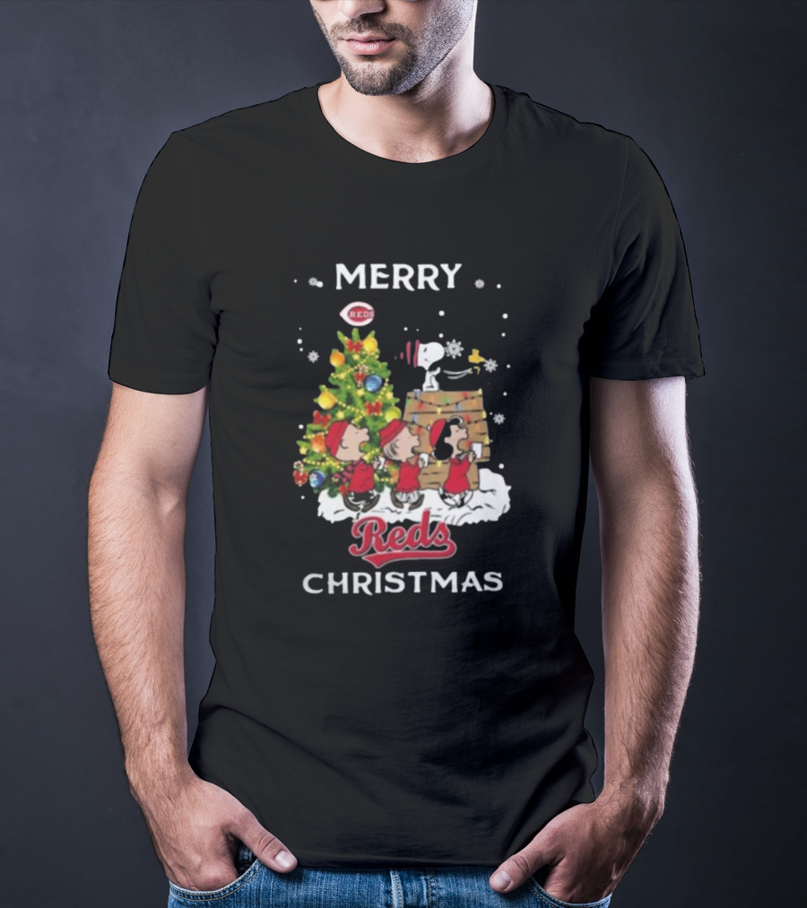 Merry Reds Christmas Cincinnati Snoopy And Friends T-Shirt