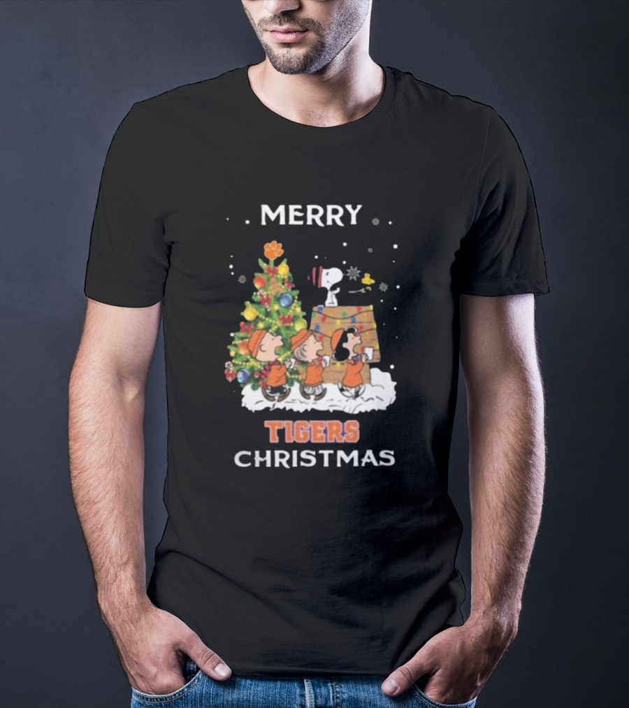 Merry Christmas Clemson Tigers Snoopy And Friends T-Shirt