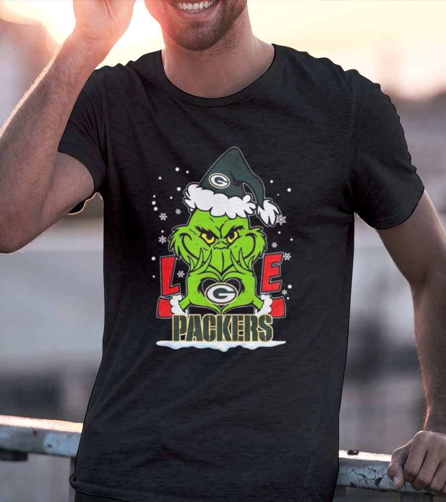 The Grinch Love Green Bay Packers Christmas Snowflakes T-Shirt