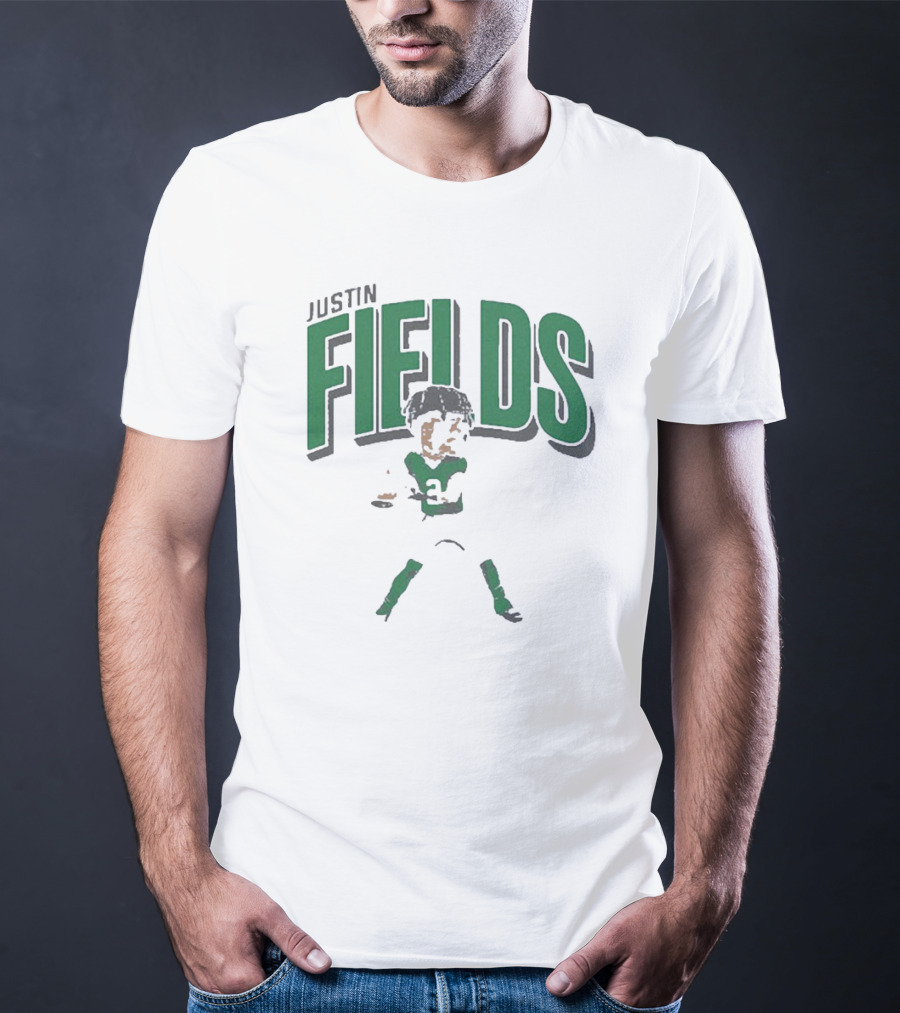 Justin Fields Caricature Greens And Grays Dynamic Pose T-Shirt