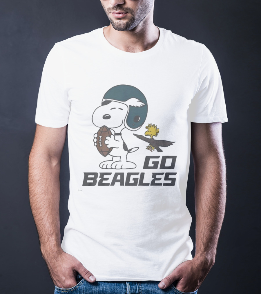 Peanuts Go Beagles Football Snoopy Woodstock Helmet Icon T-Shirt